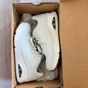 Women’s Skechers Stand On Air